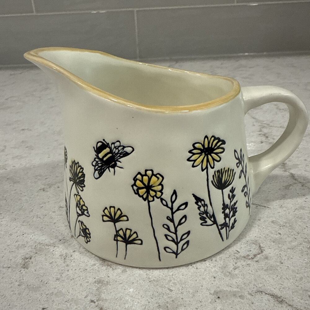 BEES & FLOWERS Creamer 2023 Spectrum Designz Embossed Garden Bee Print NEW